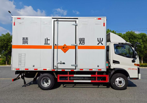 峰峰矿爆破器材运输车的主要用途